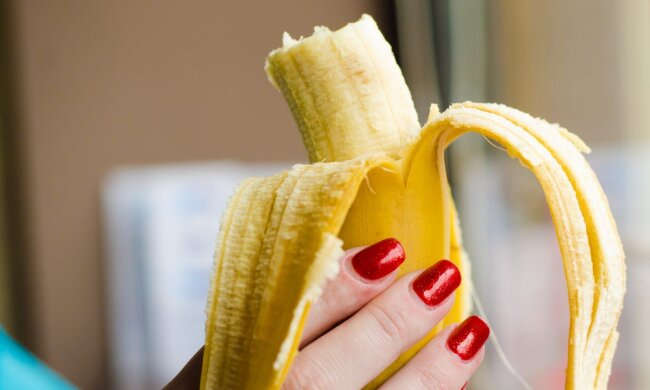 Не викидайте: як шкурки бананів допоможуть вам на городі. Секрет городника