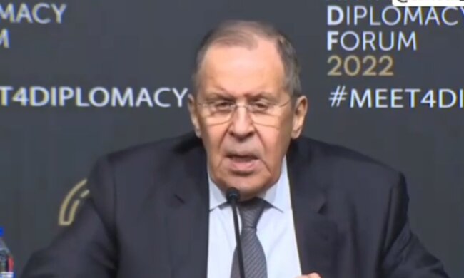 Лавров зірвався і знову погрожує Україні потужними ударами