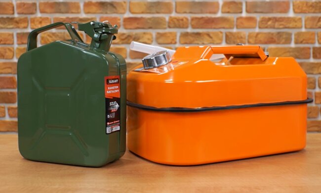 Каністра з бензином. Фото: YouTube