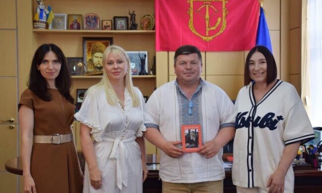 Озеро чистой питательной воды: как на Подоле презентовали «Шесть чувств» Ксени Эпель