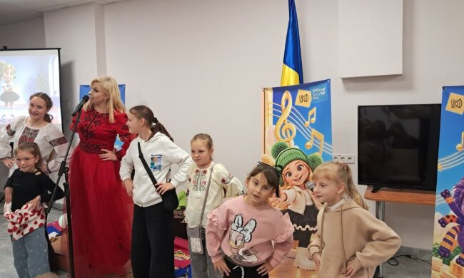 "Зелена Шапочка збирає друзів": у Києві презентували унікальний арттерапевтичний проєкт для дітей