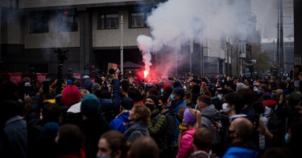 Киев трясет: люди вышли в центр столицы. Готовят виселицу и шины, будет по-настоящему жарко