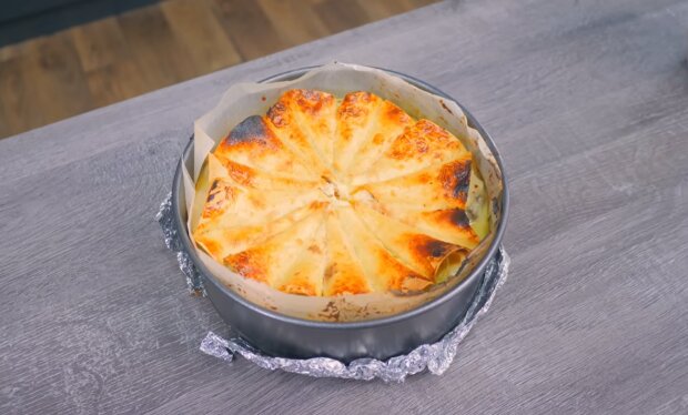 Рецепт ситного пирога з лавашу з капустою, яйцем та сметаною. Фото: YouTube