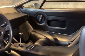 Салон автомобиля: скрин с видео
