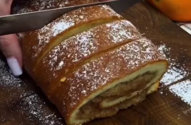 Яблучний рулет, кадр з відео