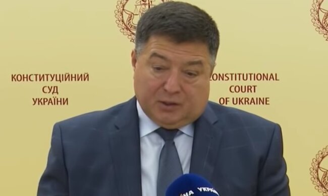 Личный водопад и озеро: украинцам показали "Межигорье" главы КСУ. Пусть Янукович завидует