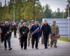 Святий обов'язок живих: на меморіалі відбулося зворушливе прощання з полеглими захисниками