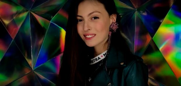 Маша Полякова. Фото: скріншот YouTube