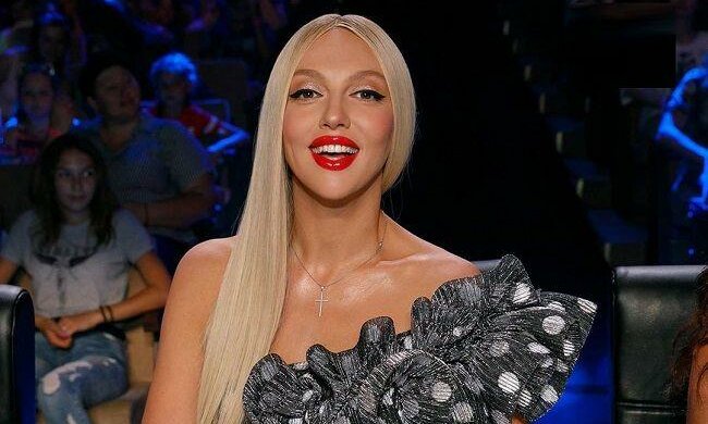 Оля Полякова надела вызывающую сеточку и вышла на сцену: зал пришлось тушить (фото)