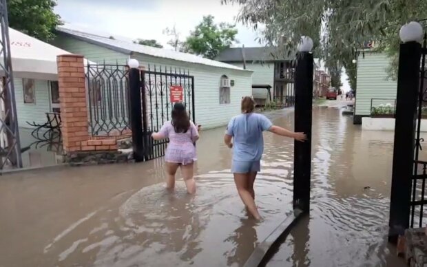 Курорт Коблево затопило. Фото: скриншот YouTube-видео