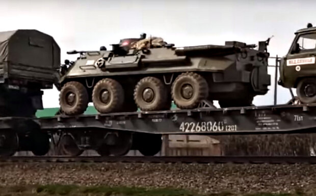 Перекидання російських військ. Фото: скріншот YouTube-відео.