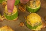 Запечённые кабачки с яйцом и сыром, кадр из видео