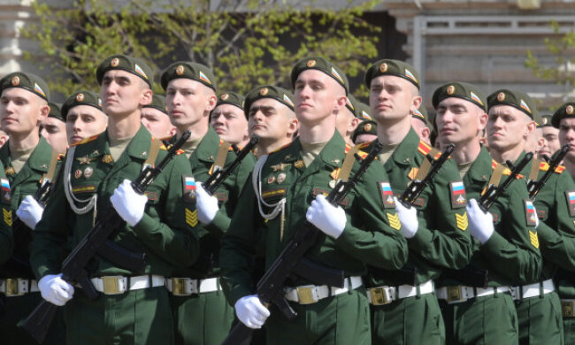 В России выпускников школ будут сразу отправлять в армию: срочно нужно пополнять потери