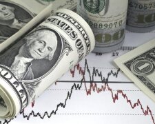 Каким будет курс доллара и евро после Нового года: эксперт рассказал, к чему готовиться
