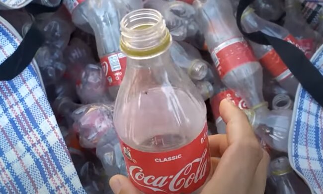 Пластиковая бутылка: скрин с видео