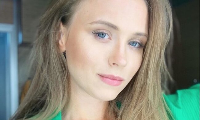 Бикини впились прям в "тюсечку": Женька из "Сватов" показала "то самое место". Митяй облизывается