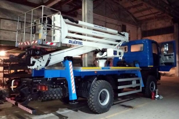 Автовышка Oil Steel на полноприводном шасси МАЗ-5302, фото: Автоцентр