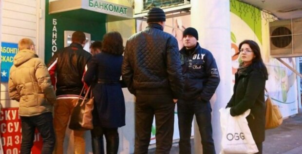 Массовая блокировка денежных переводов: украинские банки срочно оповестили клиентов. Касается каждого