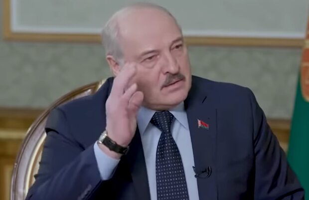 Выжил из ума: Лукашенко сгоняет людей на молитвы о диктатуре. Видео