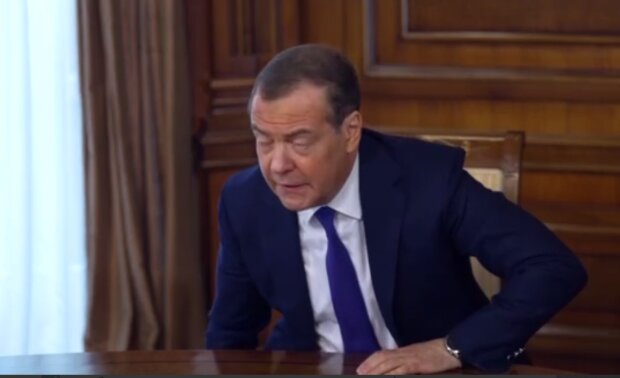 Вот и наговорился: россияне восстали против Медведева, который их уже утомил