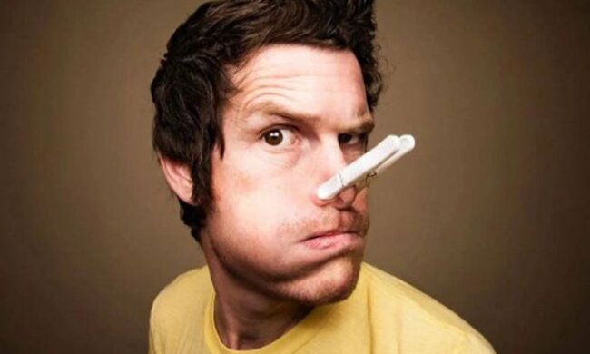 Есть на кухне в любом доме: какое простое средство поможет избавиться от запаха в дачном туалете