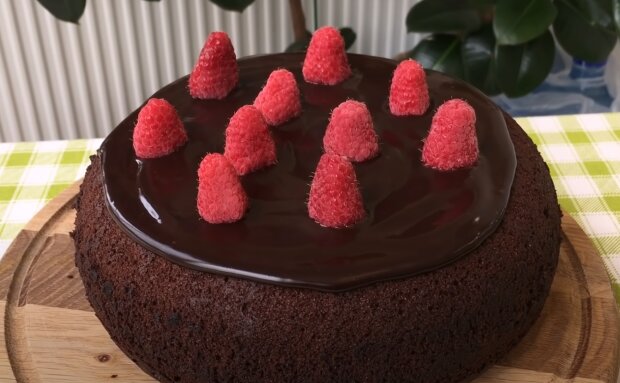 Шоколадный торт. Фото: youtube.com