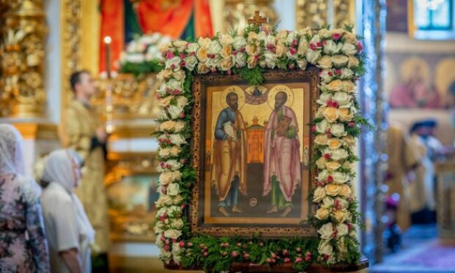 Сьогодні віруючі УПЦ святкують день апостолів Петра і Павла