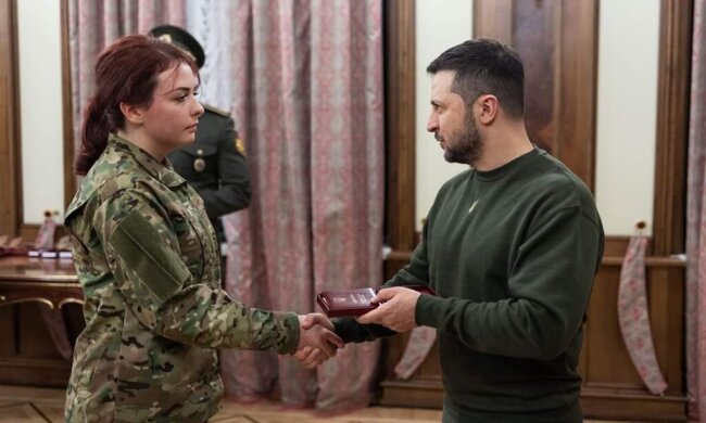 «Пташку» из Азовстали заклевали свои же: в сети разгорелась ругань из-за награды, которую получила Катерина Полищук