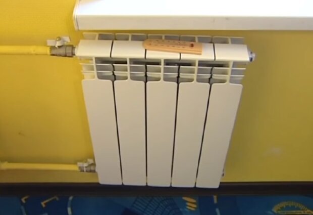 В квартирах похолодает: украинцев предупредили об отключении батарей