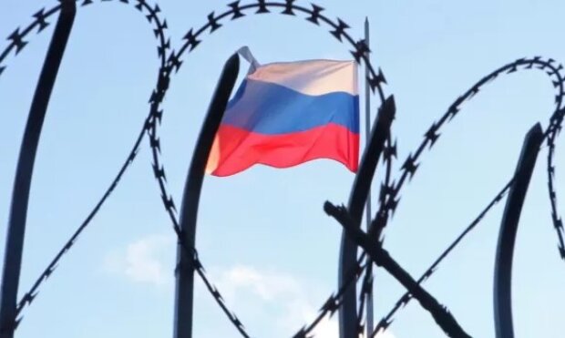 Благодарите Путина: семьям российских военных запретили уезжать из РФ
