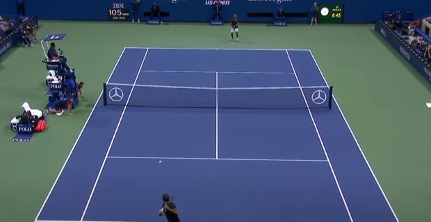 Теннисный корт: скрин с видео YouTube