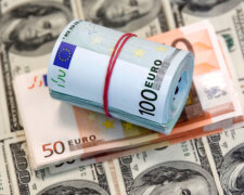 Доллар и евро потеряли в цене: курс валют на 29 октября