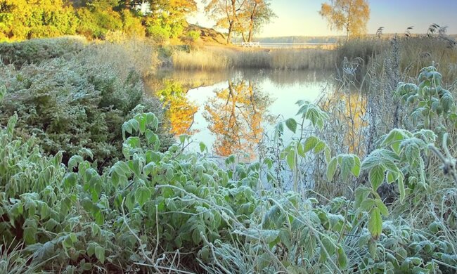 Перші денні «мінуси» на порозі. Українцям розповіли, коли варто сильніше утеплюватися