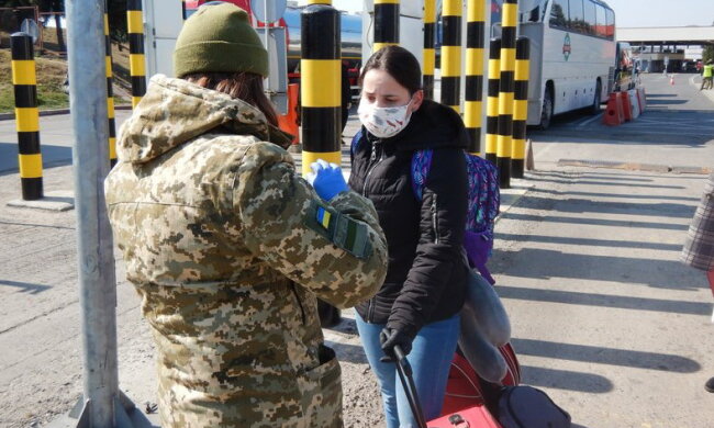 Женщинам запретили уезжать из Украины: власти ввели новые правила на период военного времени