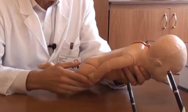 Почему нельзя подбрасывать детей