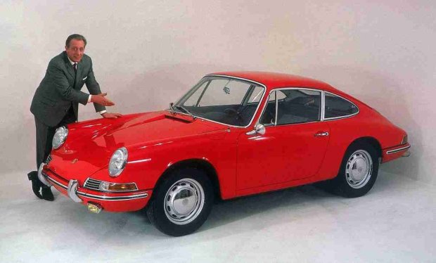 Так выглядела Porsche 911,которая появилась в 1963 году