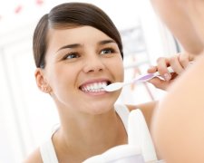 Отбеливающая зубная паста опасна