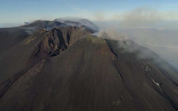 Вулкан Этна. Скриншот с видео на Youtube