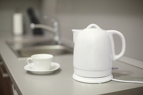 Чайник на кухне, фото: gooosha.ru