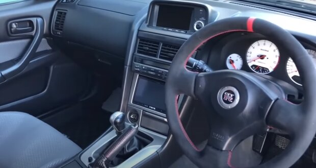 Nissan GTR: скрін з відео