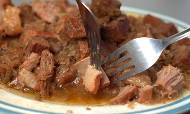 Не согнуть двумя руками: медики рассказали, какое мясо нужно мужчинам для "стальной" потенции