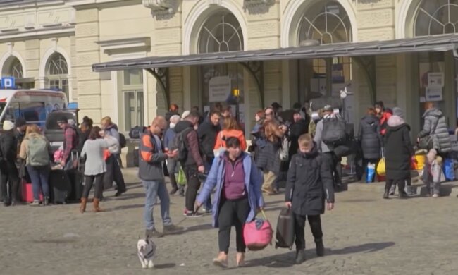 Польща більше не виплачуватиме українцям допомогу. Що потрібно знати