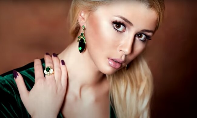 Анна Заворотнюк. Фото: скриншот YouTube