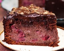 Торт "Пьяная вишня", кадр из видео