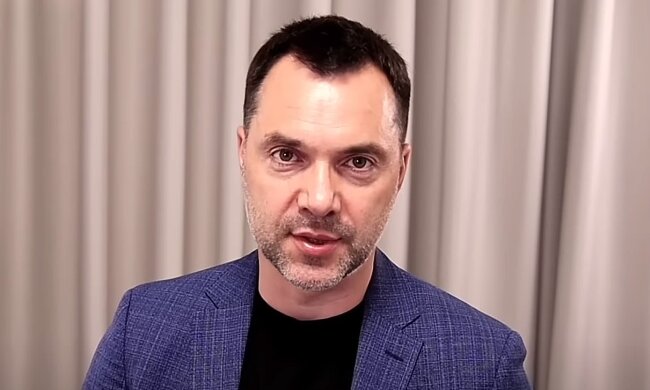 Арестович: "В страшное наступление россияне не побегут"