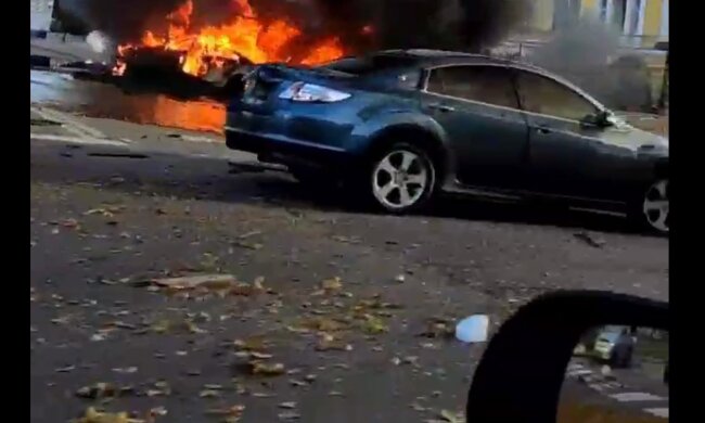 Потужна атака центру Києва: над містом клуби диму. Чотири удари. Відео