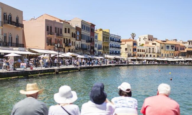 Расия, дасвиданья: на курортах Греции начали выгонять российских туристов