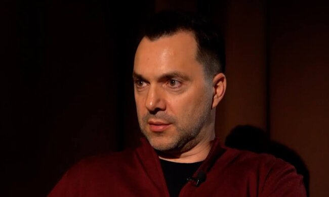 Арестович: "Стільки православних храмів, скільки зруйнувала Росія, не руйнували дуже давно"