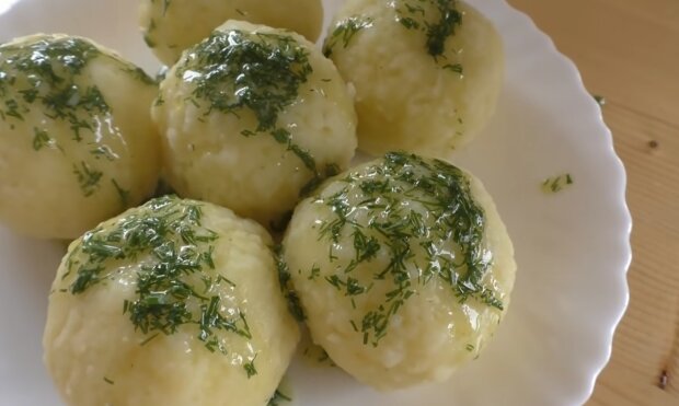 Рецепт польских пызов с мясом и и картофелем. Фото: YouTube