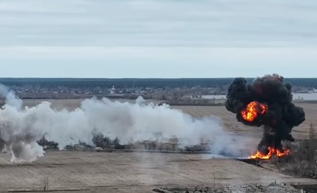 "В яблучко": ЗСУ збили російський бойовий вертоліт. Відео падіння
